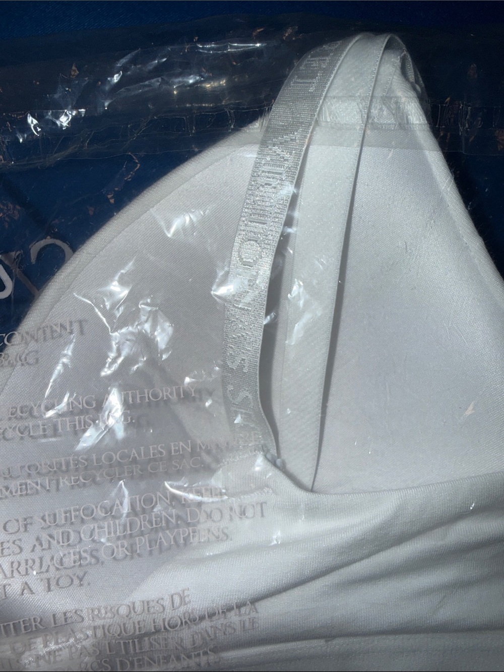 Victoria's Secret White Wireless Seamless Bralette with Logo Charm - Picture 5 of 6
